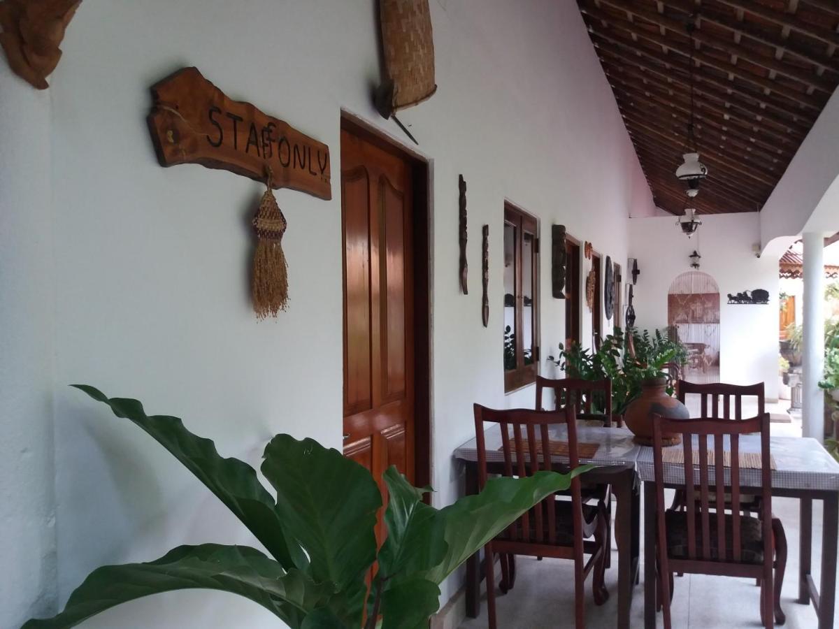 Embiente Guest House Negombo Luaran gambar