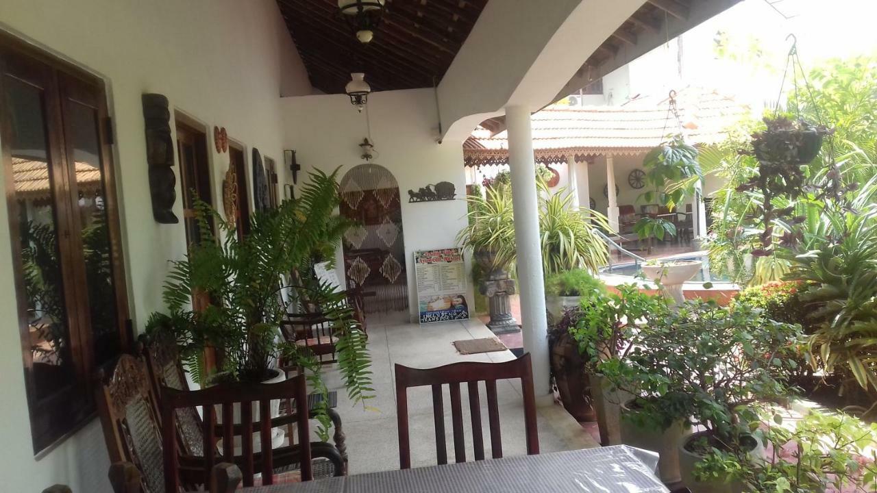 Embiente Guest House Negombo Luaran gambar